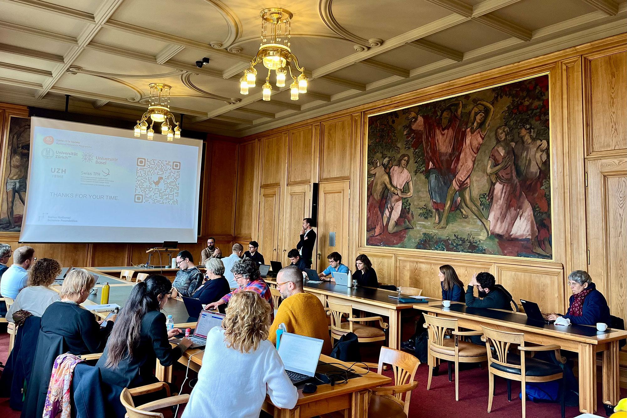 Forschende des NFP 80 diskutieren ihre ersten Erkenntnisse zum öffentlichen Diskurs während der Pandemie.